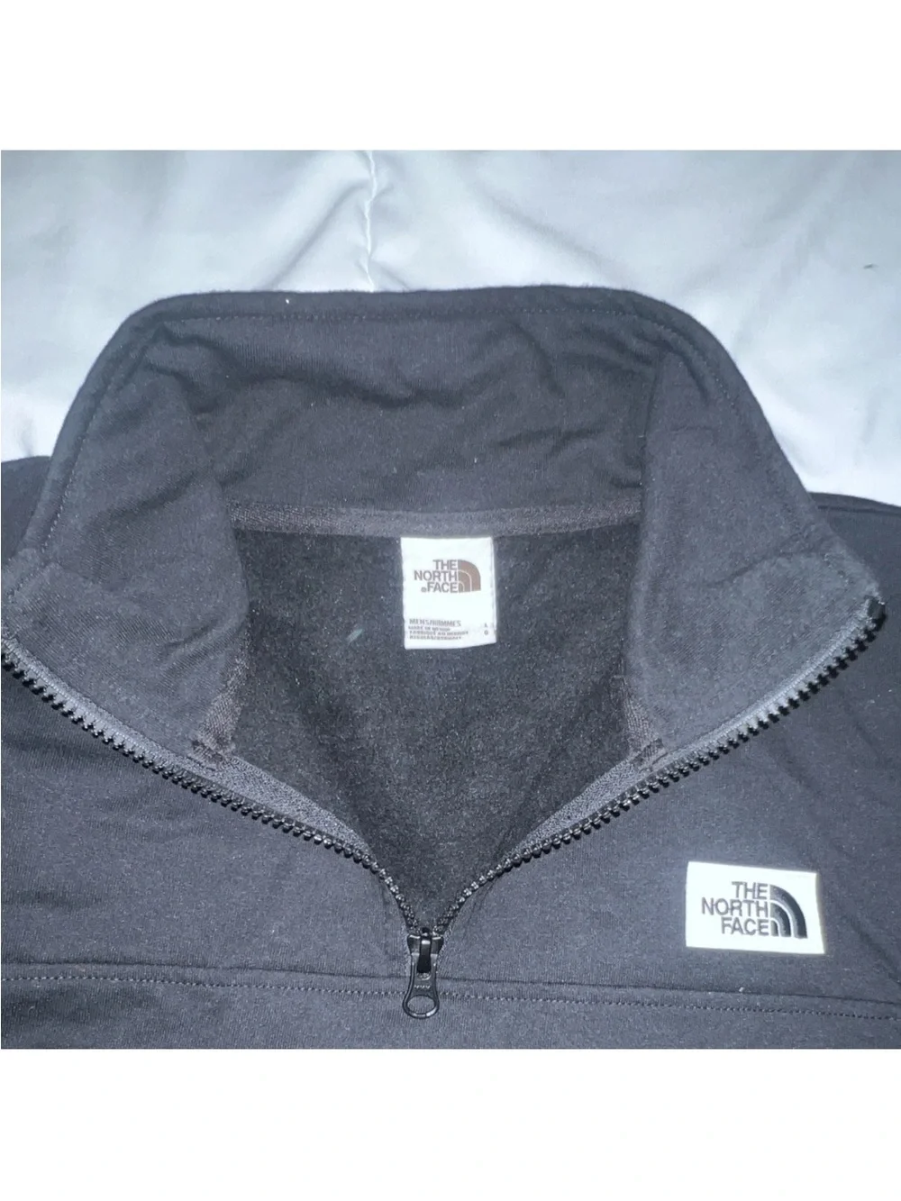 The North Face Men’s Black 1/4 Zip Pullover Sweatshirt Size L